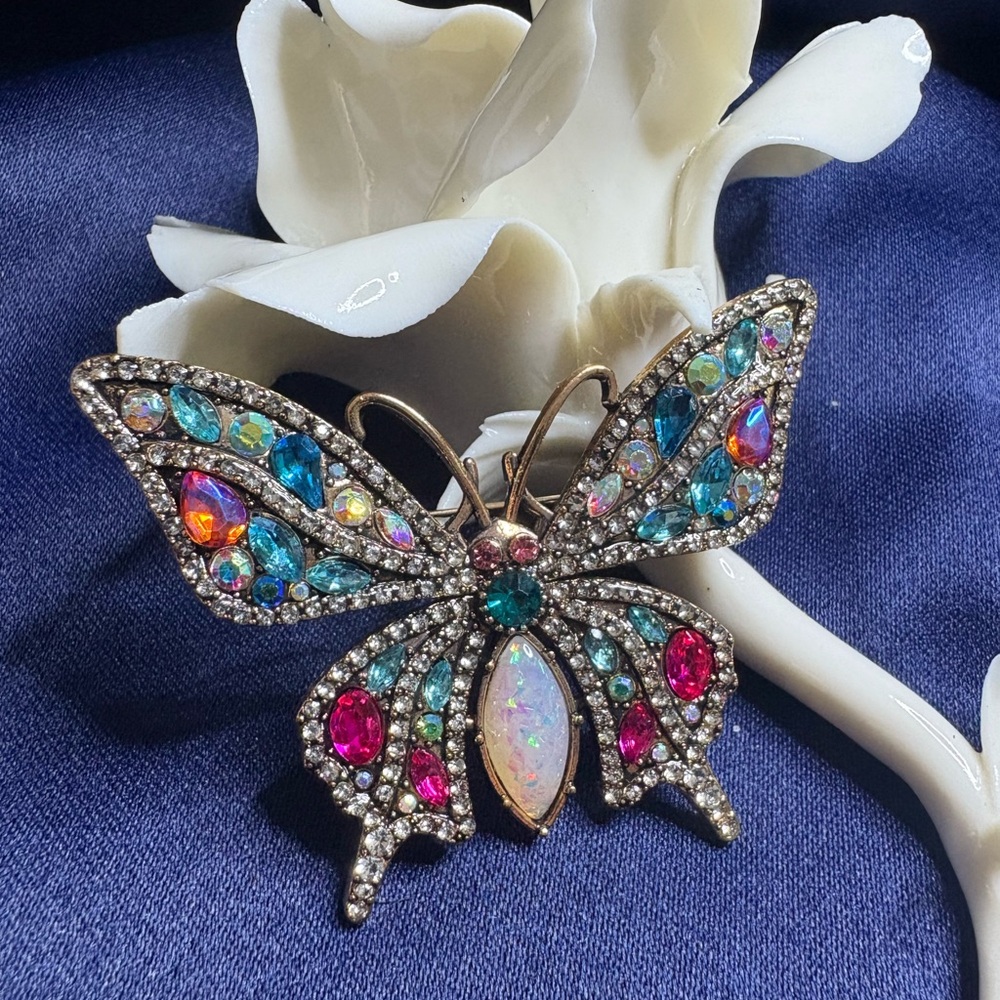 Brooch or Pendant Multicolor Glass Stone Butterfly Gold Tone